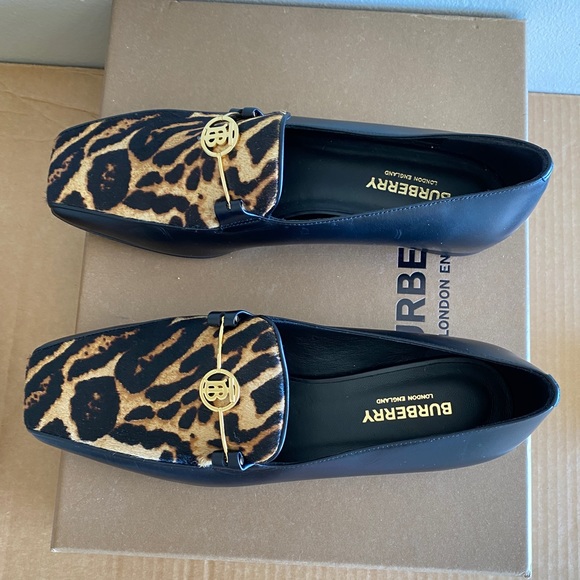 Calfskin Animal Print BURBERRY Black Leather Loafers Size 6.5 - Picture 3 of 5